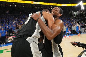 上季季后赛定点投篮每回合得分最低榜：文班最低 福克斯第六低